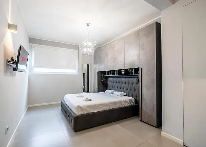 New - 2 Min Metro Batoni - Luxury Con Posto Auto